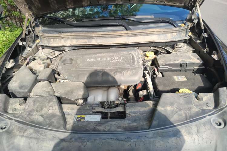Used Jeep Cherokee 2014 2.4L Luxury Edition Engine Bay