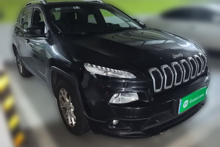 Used Jeep Cherokee 2014 2.4L Urban Edition Exterior 2