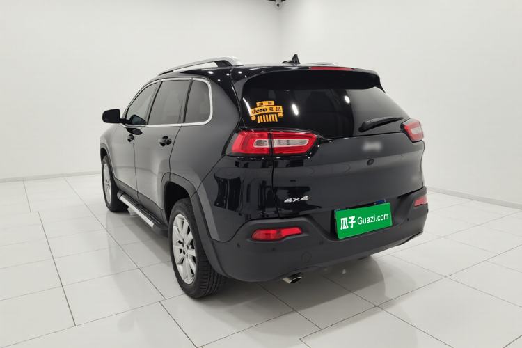 Used Jeep Cherokee 2014 2.4L Luxury Edition Exterior 3