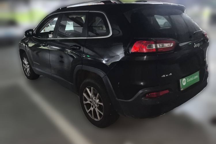 Used Jeep Cherokee 2014 2.4L Urban Edition Exterior 3