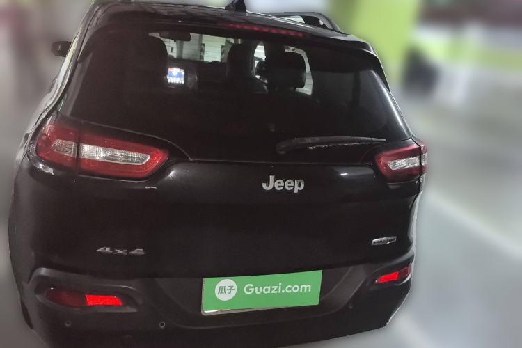 Used Jeep Cherokee 2014 2.4L Urban Edition Exterior 4