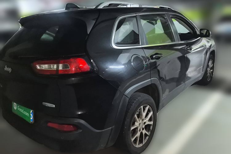 Used Jeep Cherokee 2014 2.4L Urban Edition Exterior 5