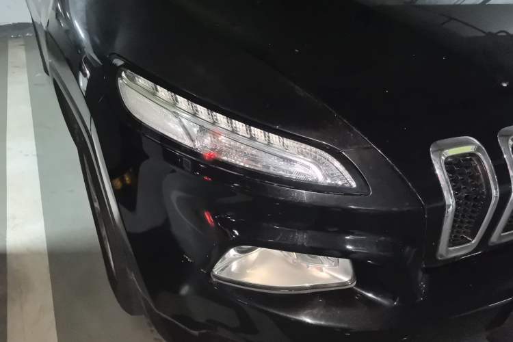 Used Jeep Cherokee 2014 2.4L Urban Edition Exterior 6