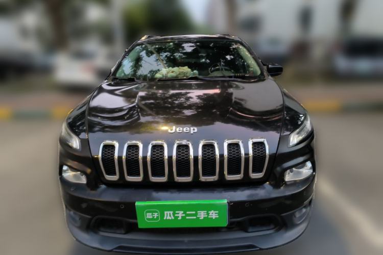 Used Jeep Cherokee 2014 2.4L Luxury Edition Front