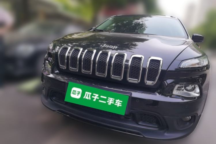 Used Jeep Cherokee 2014 2.4L Luxury Edition Front