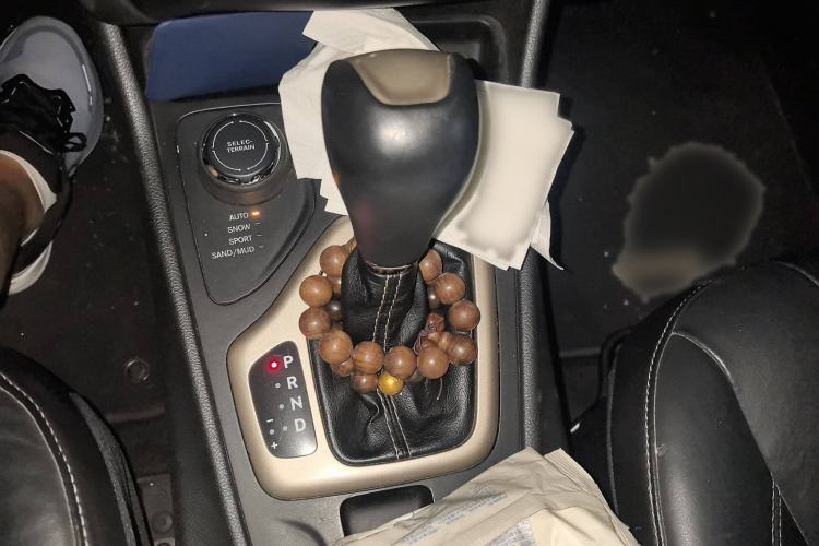 Used Jeep Cherokee 2014 2.4L Urban Edition Gear Lever