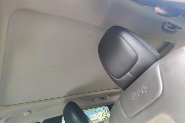 Used Jeep Cherokee 2014 2.4L Luxury Edition Headliner