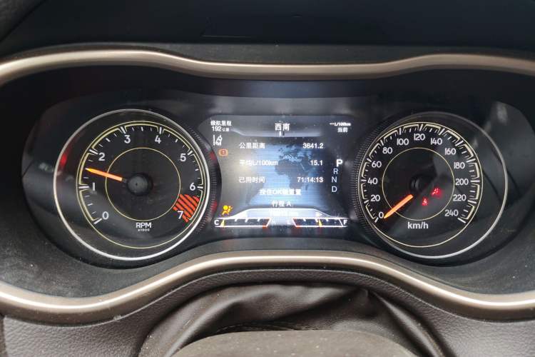 Used Jeep Cherokee 2014 2.4L Luxury Edition Instrument Cluster