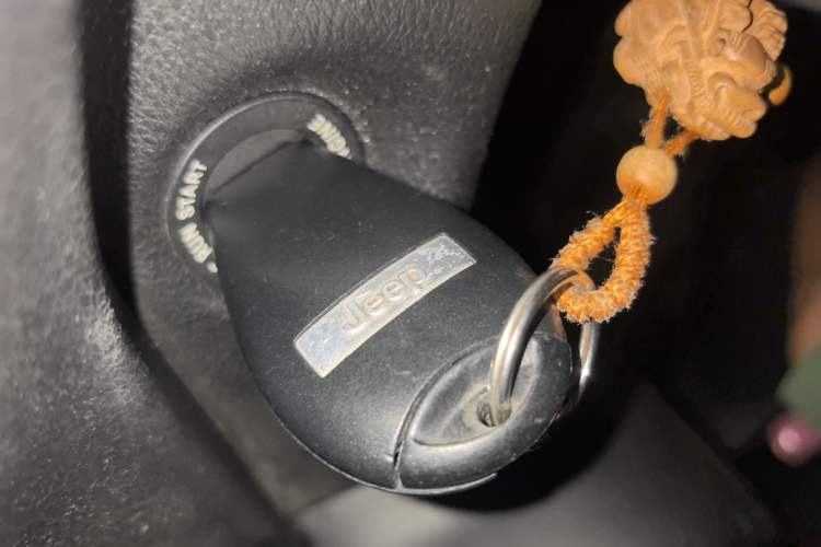 Used Jeep Cherokee 2014 2.4L Urban Edition Interior 1
