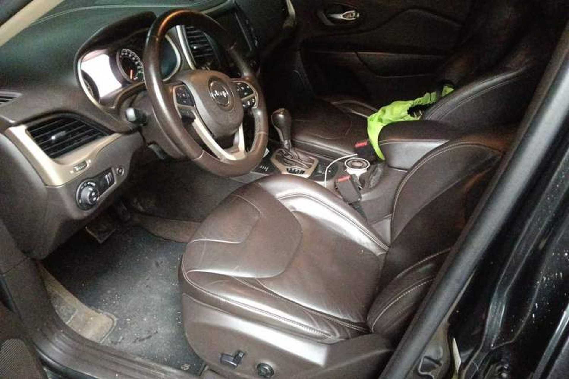 Used Jeep Cherokee 2014 2.4L Luxury Edition Left Front Seat