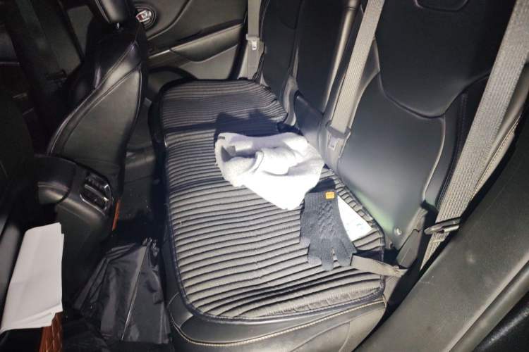 Used Jeep Cherokee 2014 2.4L Urban Edition Left Rear Seat
