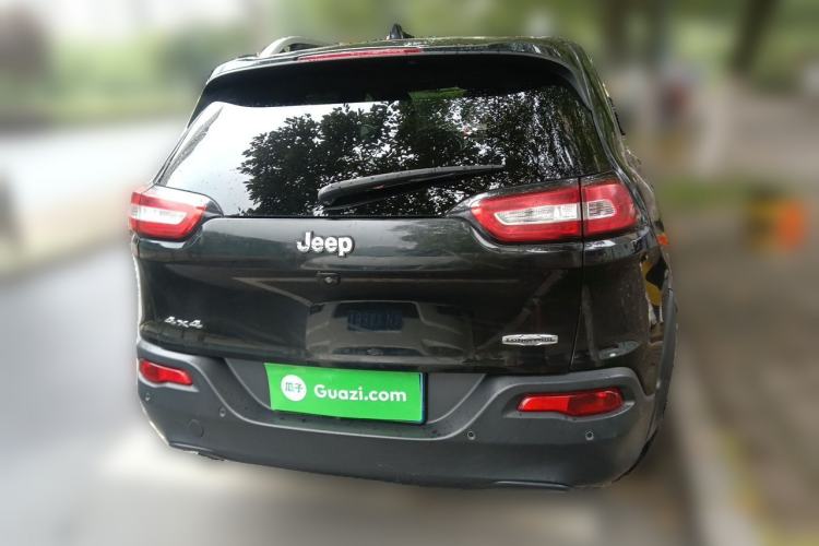 Used Jeep Cherokee 2014 2.4L Luxury Edition Rear
