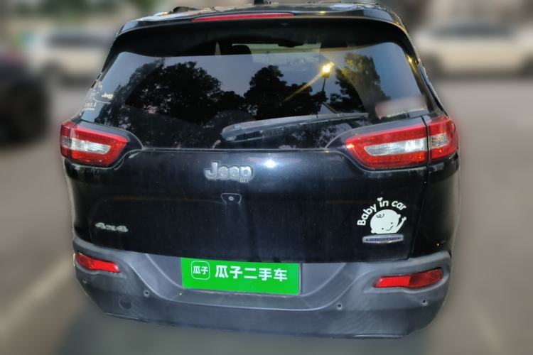 Used Jeep Cherokee 2014 2.4L Luxury Edition Rear
