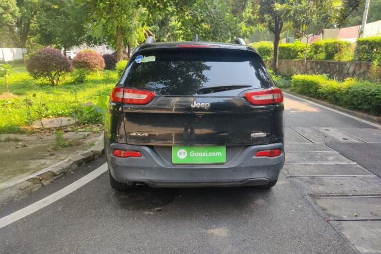 Used Jeep Cherokee 2014 2.4L Luxury Edition Rear