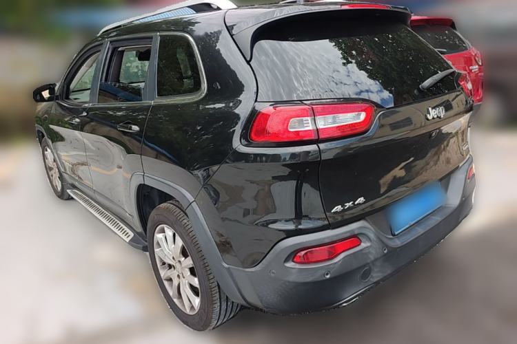 Used Jeep Cherokee 2014 2.4L Luxury Edition Rear Left 45 Deg