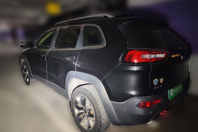 Used Jeep Cherokee 2014 2.4L Urban Edition Rear Left 45 Deg