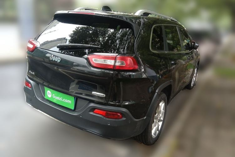 Used Jeep Cherokee 2014 2.4L Luxury Edition Rear Right 45 Deg