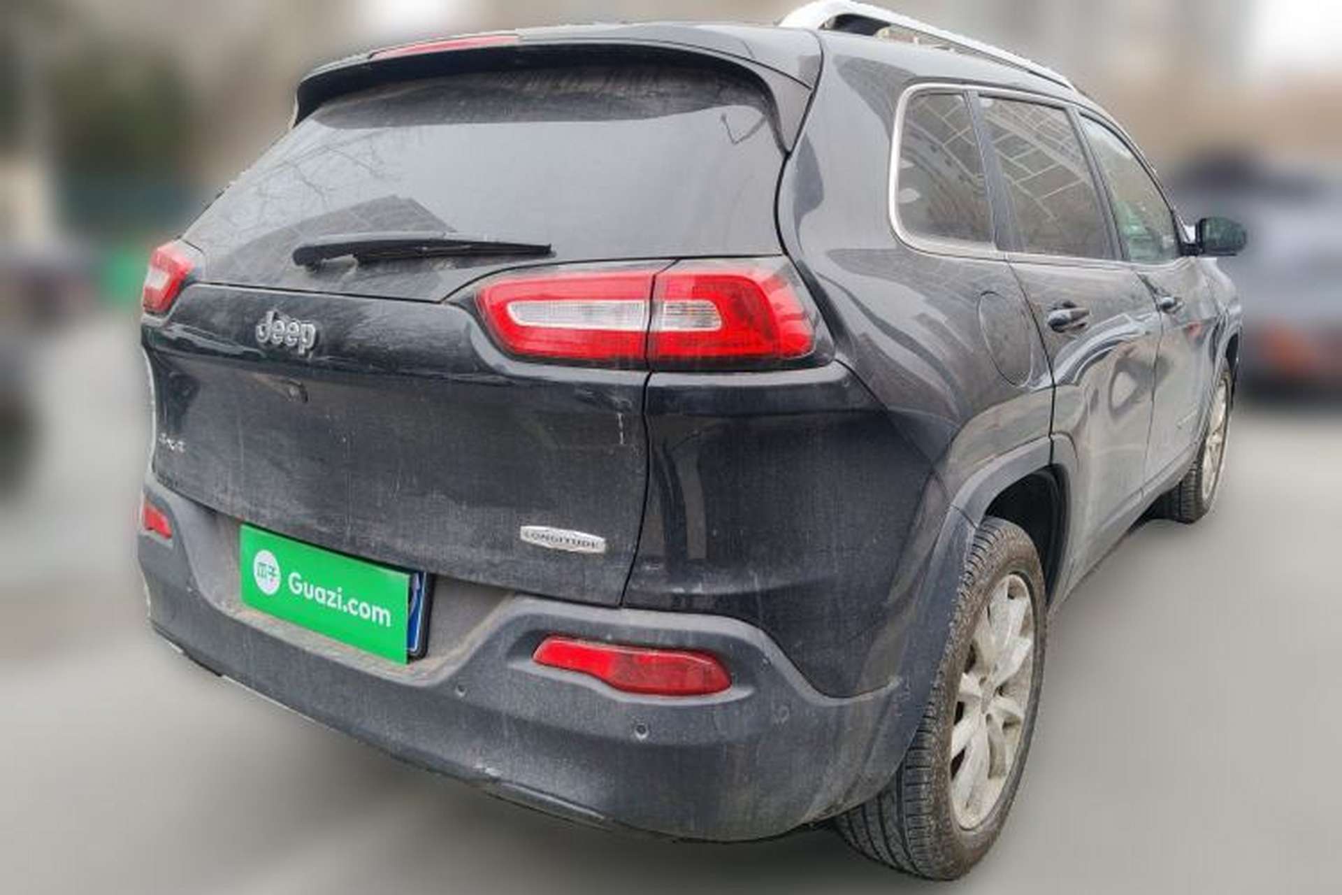 Used Jeep Cherokee 2014 2.4L Luxury Edition Rear Right 45 Deg