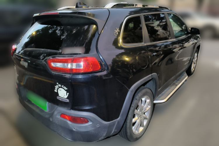 Used Jeep Cherokee 2014 2.4L Luxury Edition Rear Right 45 Deg