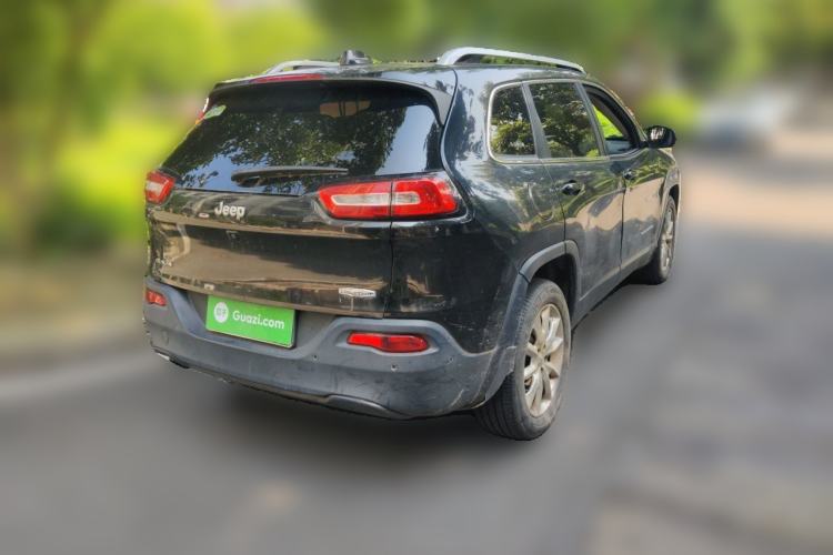 Used Jeep Cherokee 2014 2.4L Luxury Edition Rear Right 45 Deg