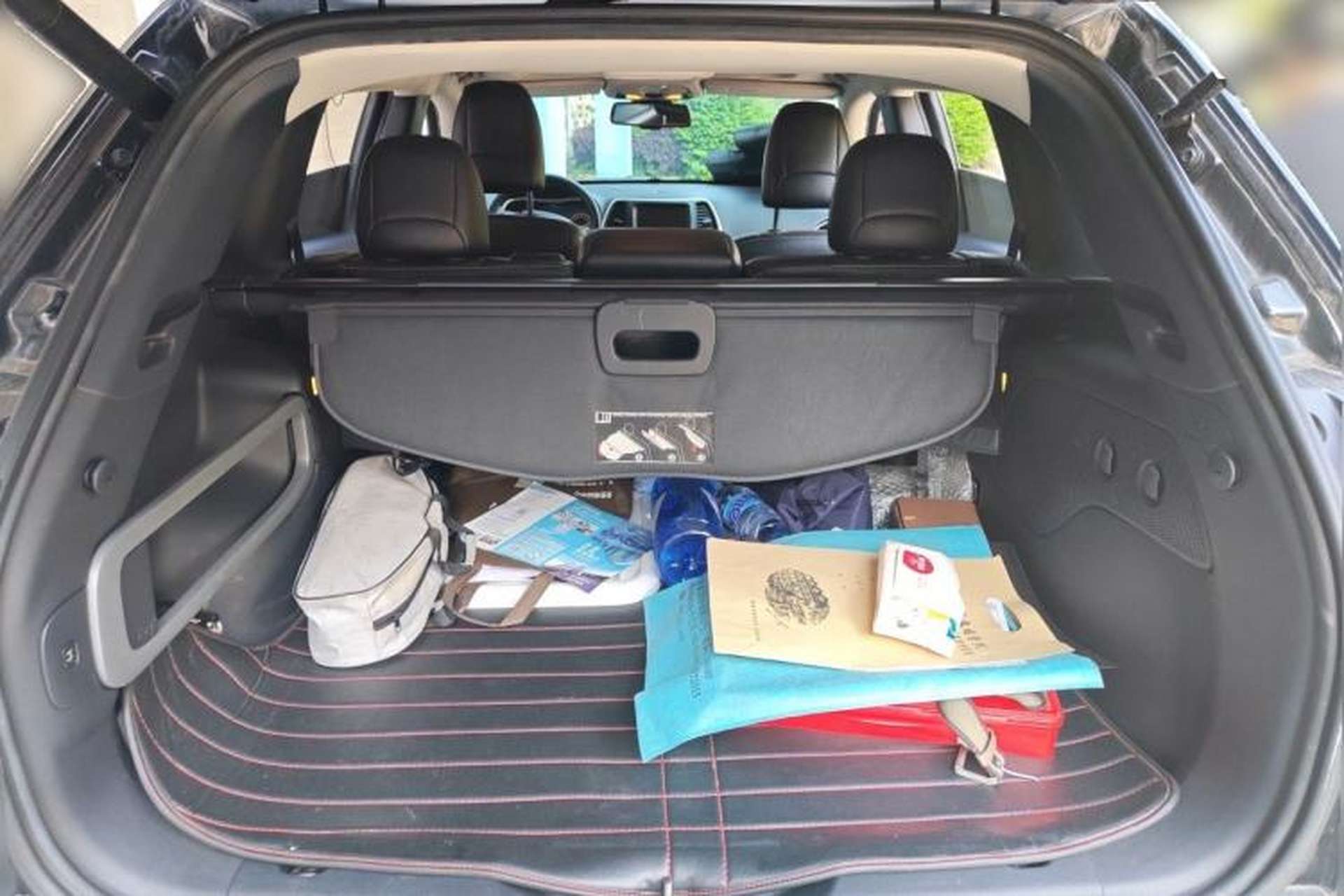Used Jeep Cherokee 2014 2.4L Urban Edition Trunk