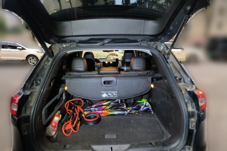 Used Jeep Cherokee 2014 2.4L Luxury Edition Trunk