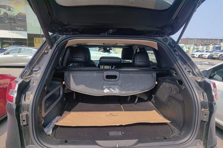 Used Jeep Cherokee 2014 2.4L Luxury Edition Trunk