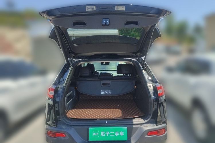 Used Jeep Cherokee 2014 2.4L Luxury Edition Trunk