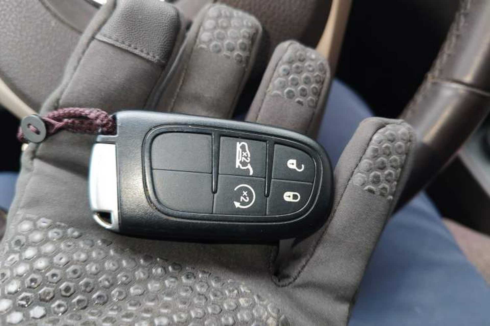 Used Jeep Cherokee 2014 2.4L Luxury Edition Vehicle Key