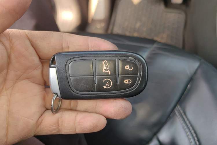 Used Jeep Cherokee 2014 2.4L Luxury Edition Vehicle Key