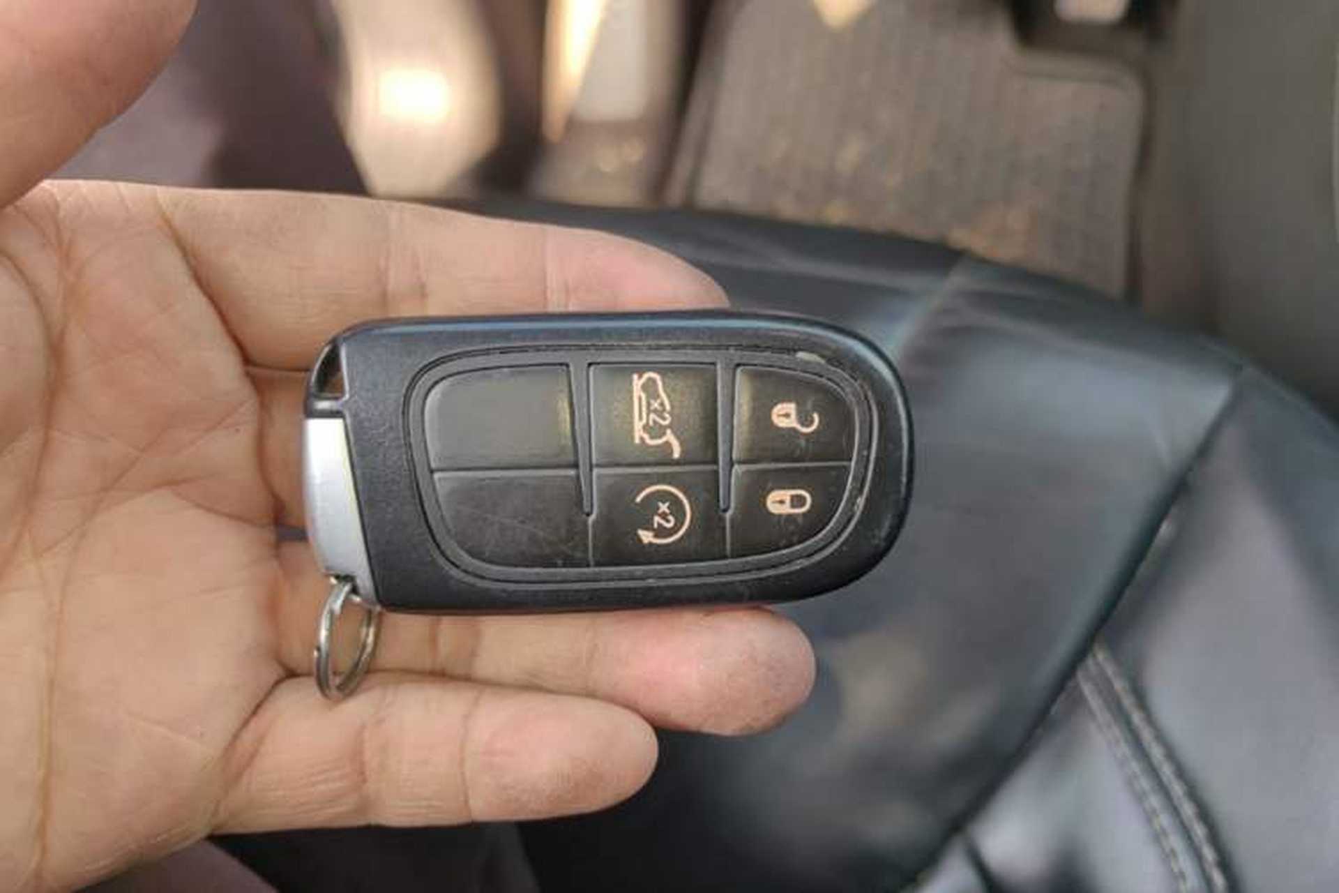 Used Jeep Cherokee 2014 2.4L Luxury Edition Vehicle Key