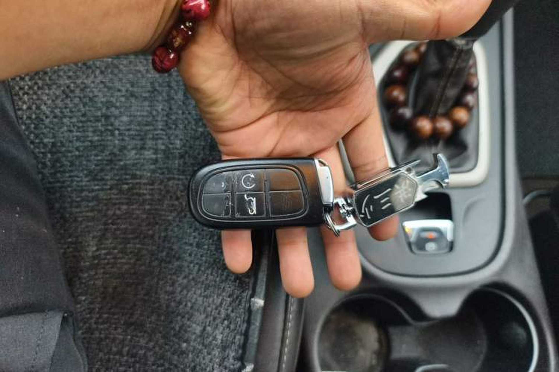 Used Jeep Cherokee 2014 2.4L Luxury Edition Vehicle Key