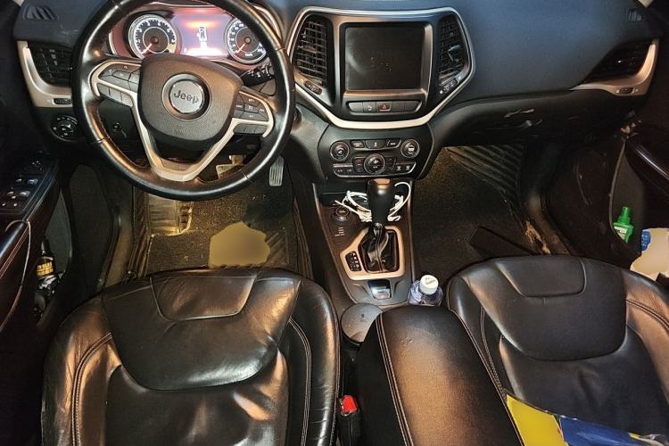 Used Jeep Cherokee 2014 2.4L Luxury Edition Center Console