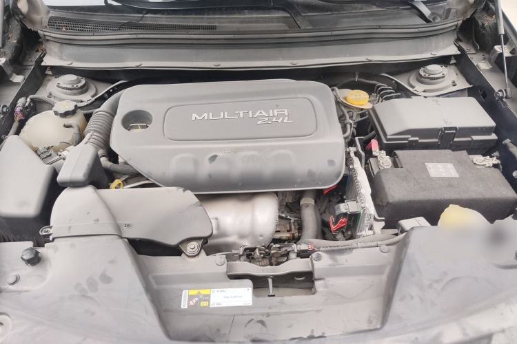 Used Jeep Cherokee 2014 2.4L High-Performance Version Engine Bay