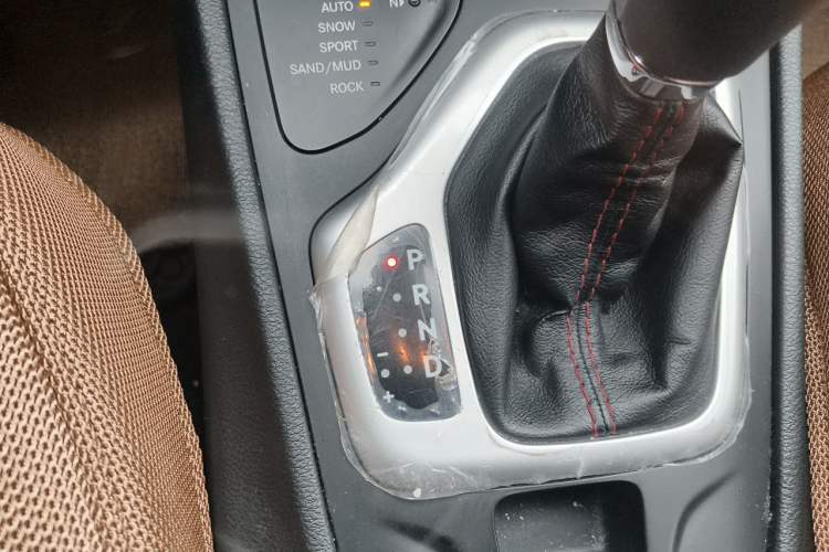Used Jeep Cherokee 2014 2.4L High-Performance Version Gear Lever