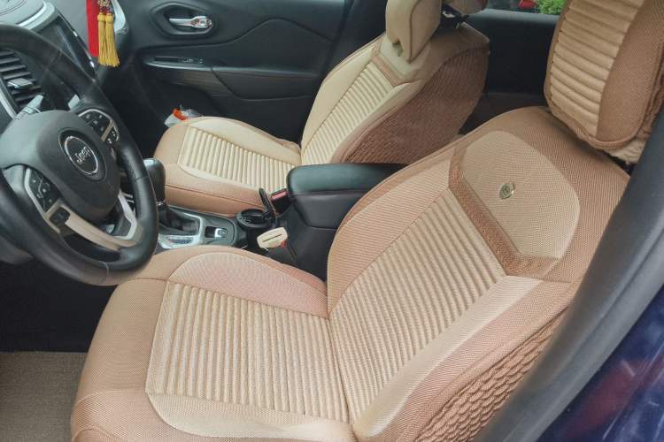 Used Jeep Cherokee 2014 2.4L High-Performance Version Left Front Seat