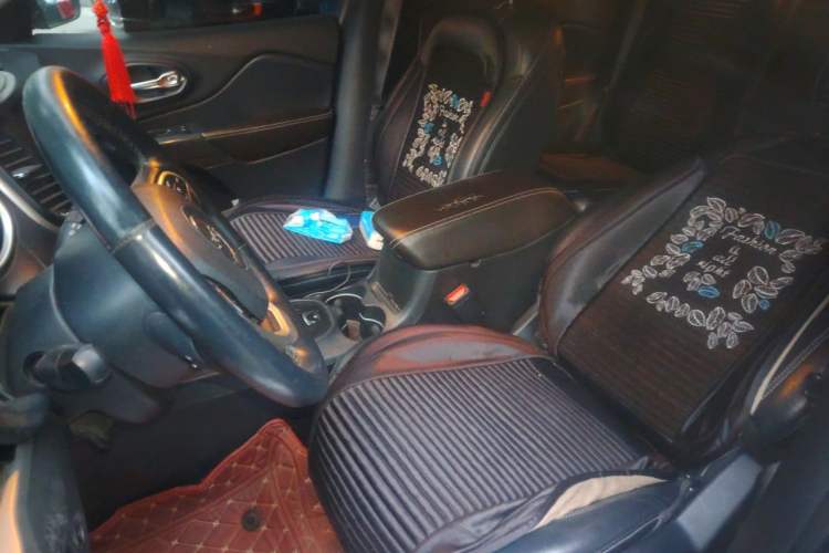 Used Jeep Cherokee 2014 2.4L Urban Edition Left Front Seat