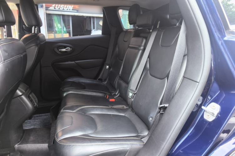 Used Jeep Cherokee 2014 2.4L Urban Edition Left Rear Seat