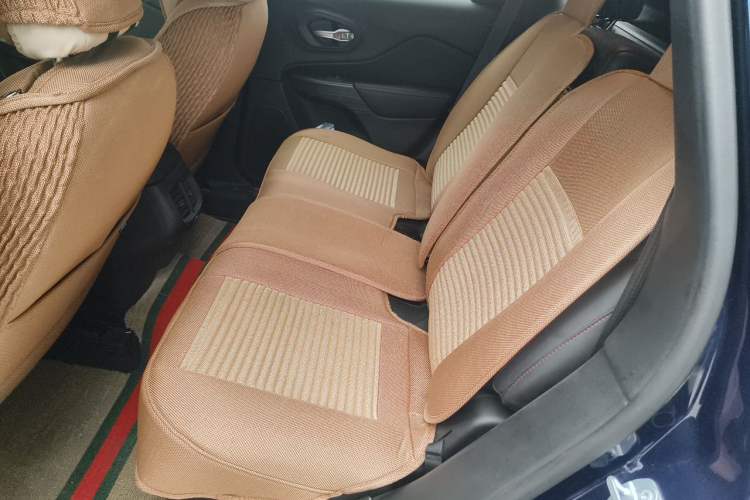 Used Jeep Cherokee 2014 2.4L High-Performance Version Left Rear Seat