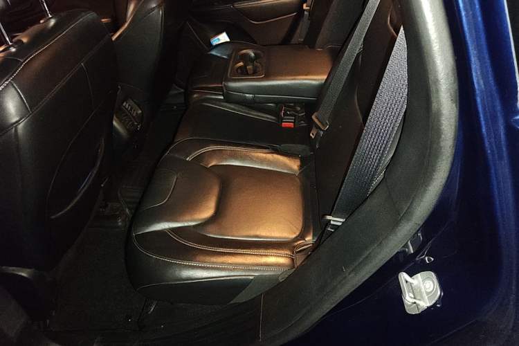 Used Jeep Cherokee 2014 2.4L Luxury Edition Left Rear Seat