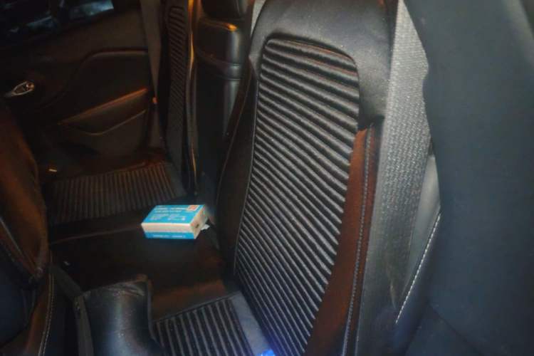 Used Jeep Cherokee 2014 2.4L Urban Edition Left Rear Seat