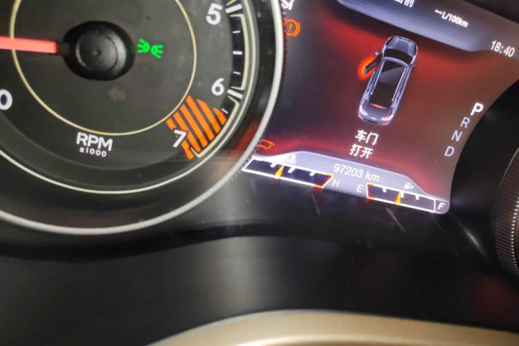 Used Jeep Cherokee 2014 2.4L Luxury Edition Odometer Close Up