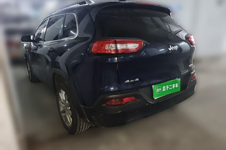 Used Jeep Cherokee 2014 2.4L Luxury Edition Rear Left 45 Deg