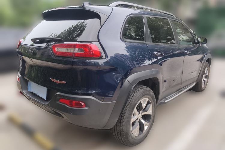 Used Jeep Cherokee 2014 2.4L High-Performance Version Rear Right 45 Deg