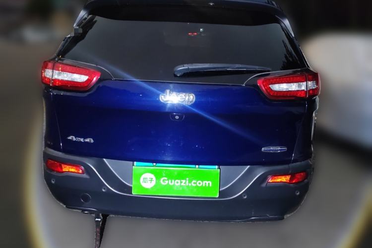 Used Jeep Cherokee 2014 2.4L Luxury Edition Rear