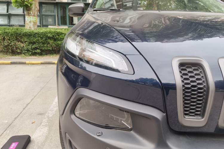 Used Jeep Cherokee 2014 2.4L High-Performance Version Right Front Headlight