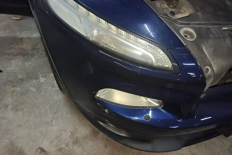 Used Jeep Cherokee 2014 2.4L Luxury Edition Right Front Headlight