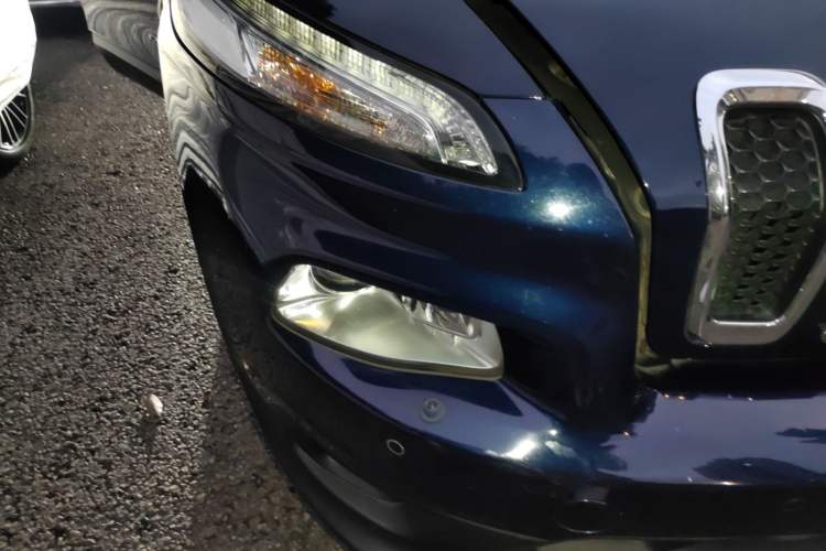 Used Jeep Cherokee 2014 2.4L Luxury Edition Right Front Headlight
