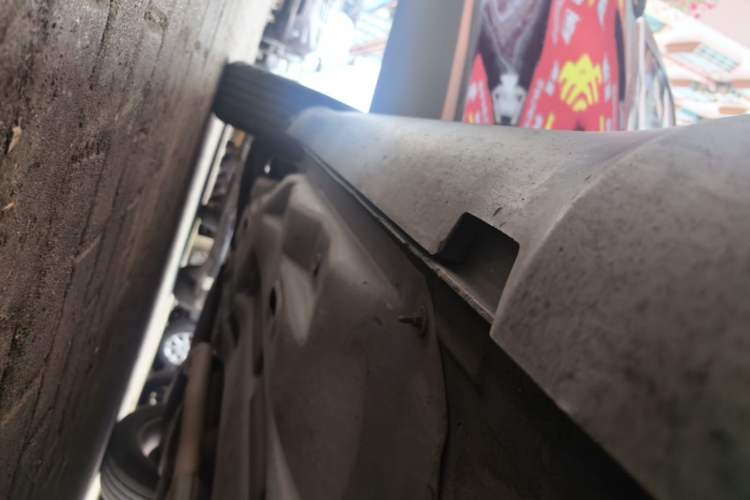 Used Jeep Cherokee 2014 2.4L Urban Edition Right Side Sill