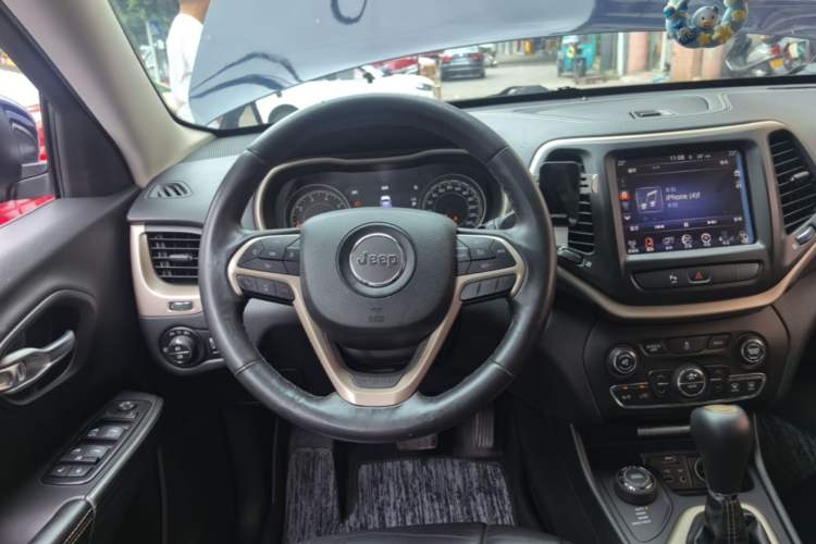 Used Jeep Cherokee 2014 2.4L Urban Edition Steering Wheel